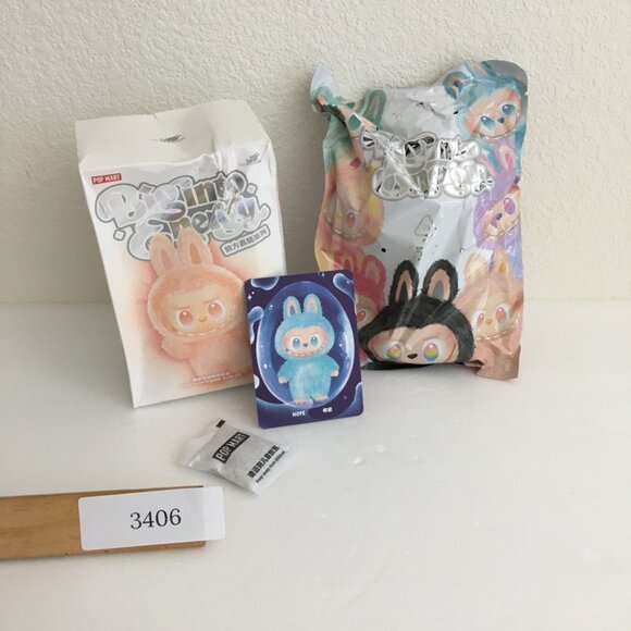 Pop Mart LABUBU BIG INTO ENERGY - HOPE  (US Seller) (Open Box) 100% Authentic - Picture 11 of 11